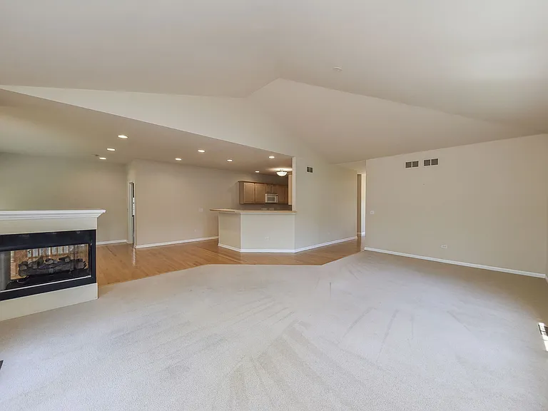 4N382 Mark Twain St — Photo 2