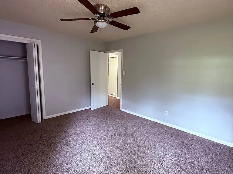 9110 Woodford Dr — Photo 10