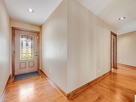 3rd image of 19373 Lake Rockhill Rd