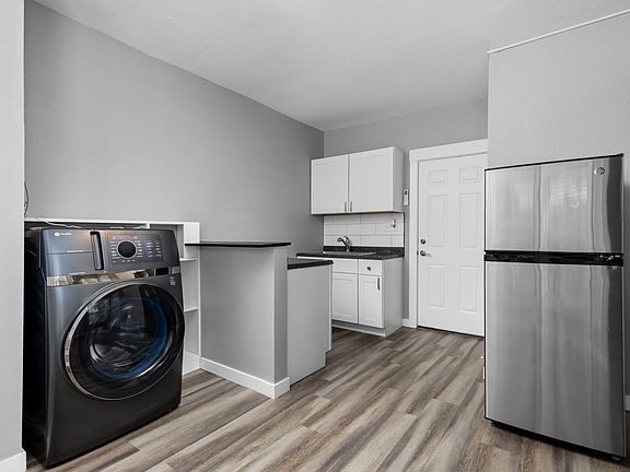3rd image of 1213 12th St #2