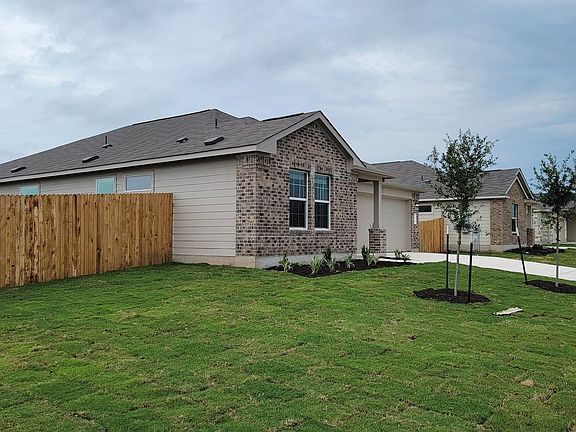 4th image of 101 Red Buckeye St