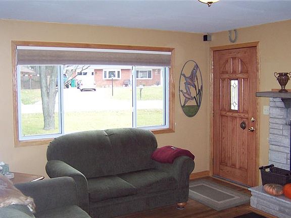 2nd image of 2621 Longwood Dr