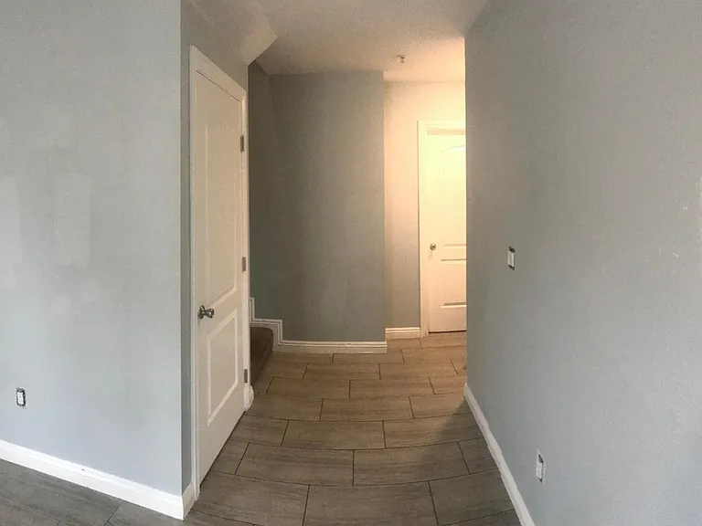 827.5 W 62nd Pl — Photo 7