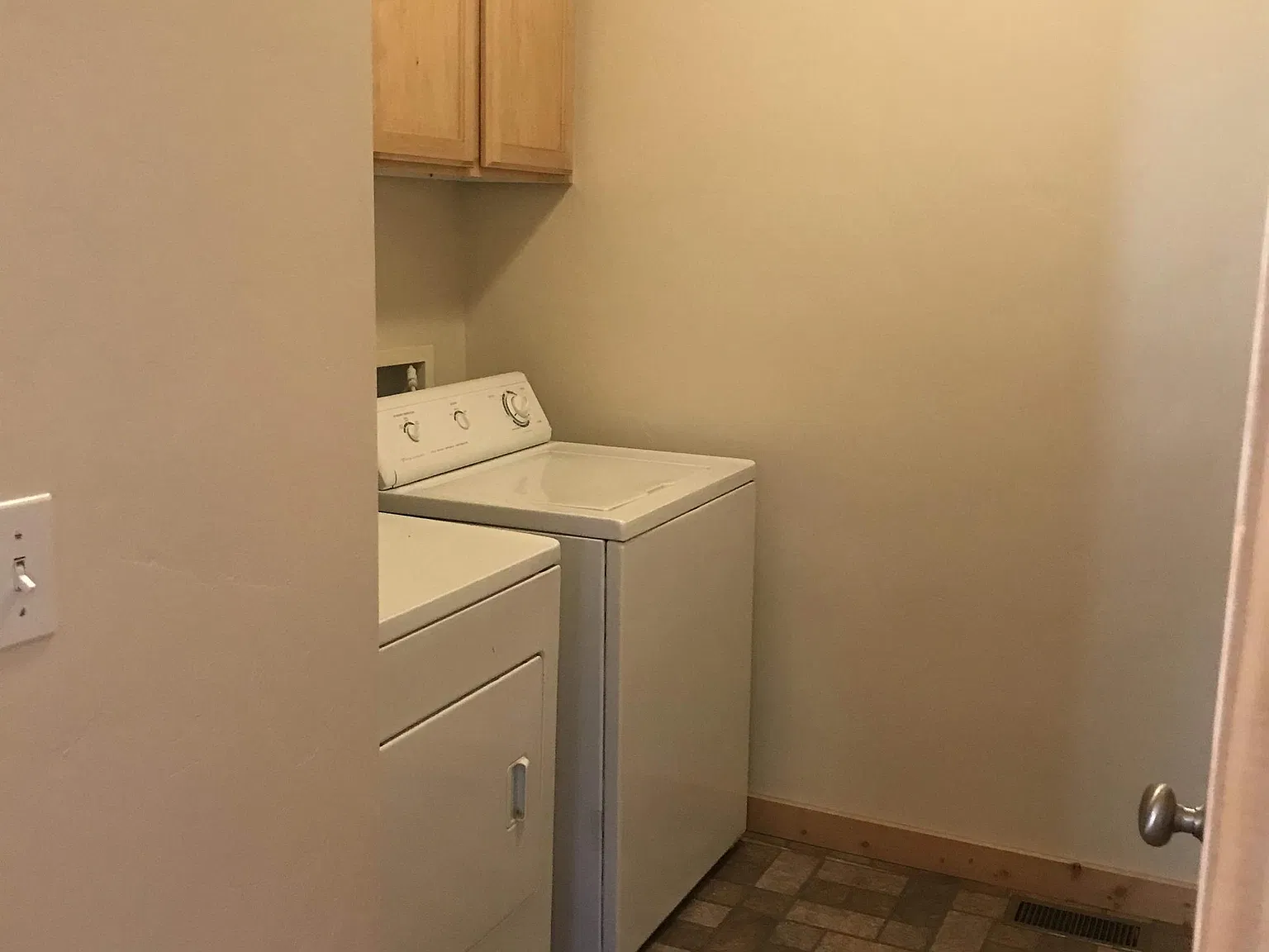135 Mulligan Ln — Photo 3