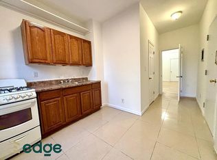 57 Bartlett St #1L, Brooklyn, NY 11206