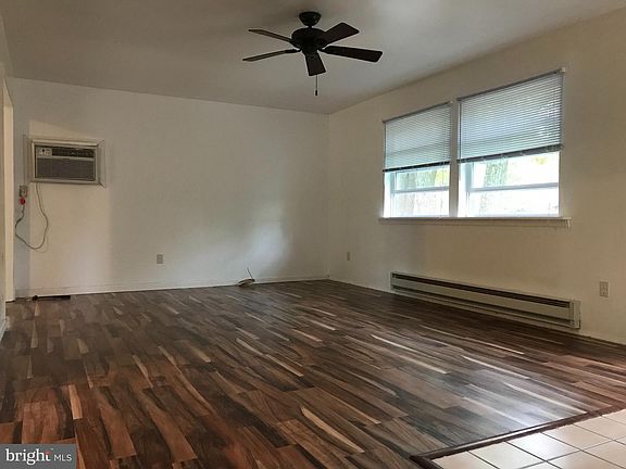 4th image of 56 Clematis St