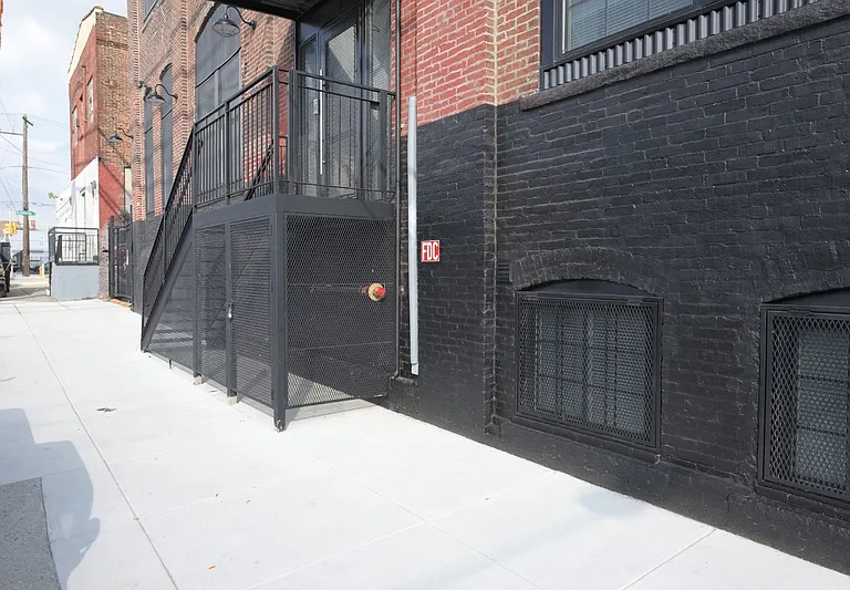 1901 E Willard St #103 — Photo 25