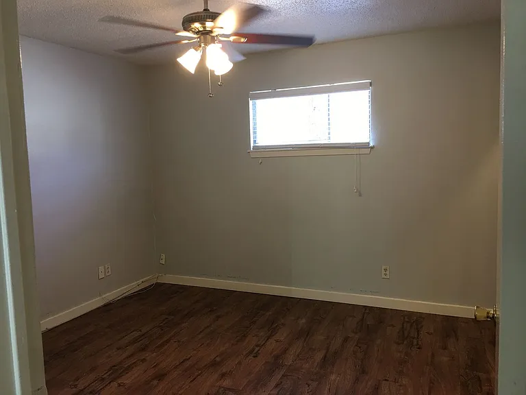 820 Houston St — Photo 5