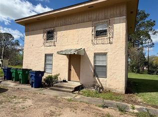 1125 N Valderas St #A, Angleton, TX 77515