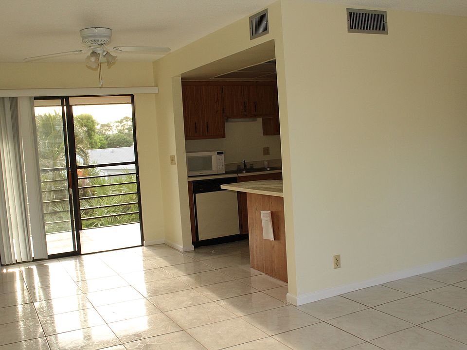1st image of 4263 Oak Terrace Dr