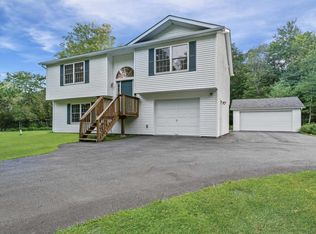 102 Sylvan Dr, Milford, PA 18337