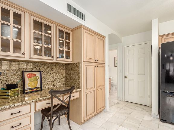 4th image of 9602 W Taro Ln