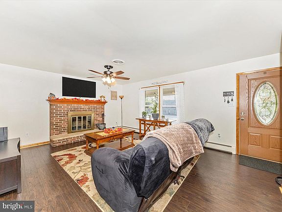 4th image of 15534 National Pike