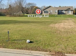 912 Lange Ave, Beecher, IL 60401
