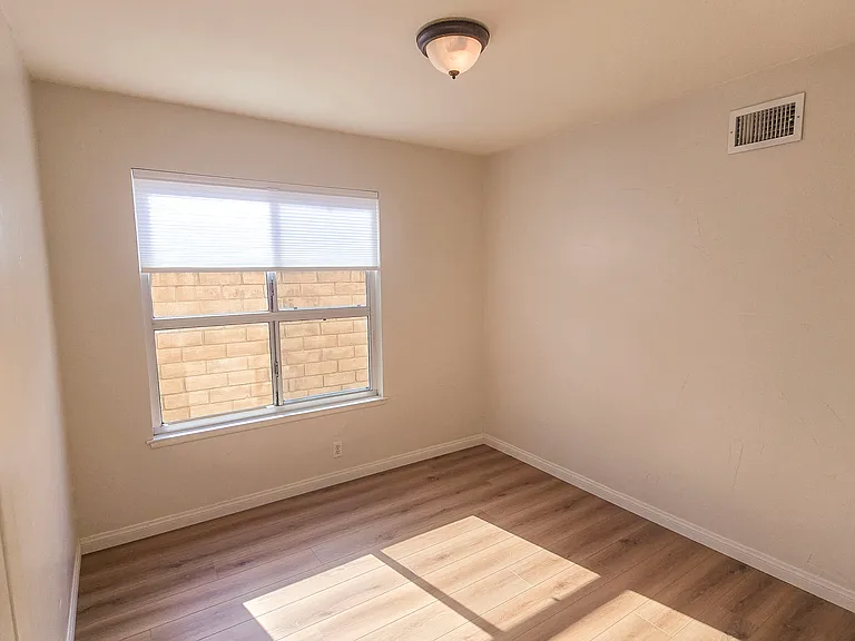 3105 Lodgewood St — Photo 127
