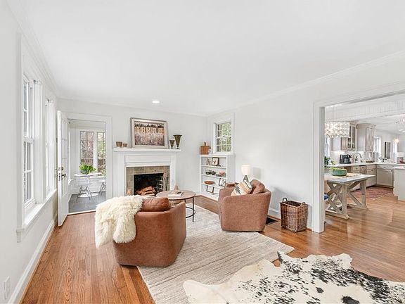 4th image of 143 Parkside Cir