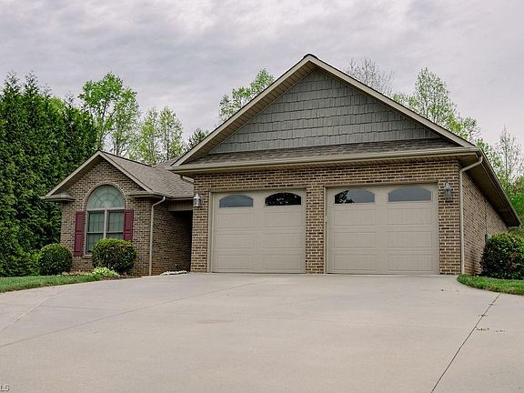 2nd image of 135 Amber Ln