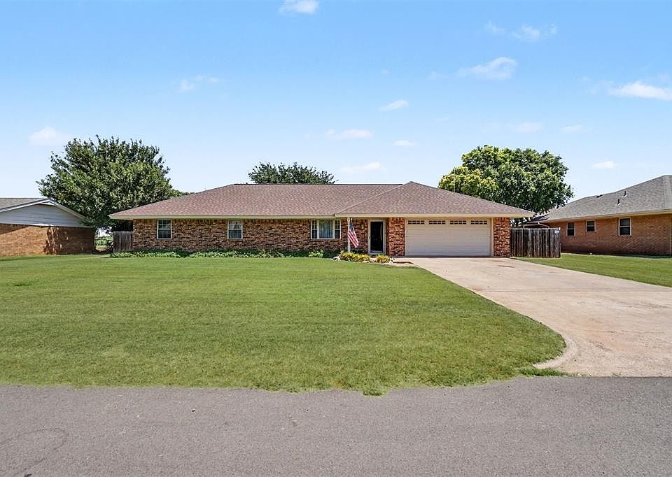 1st image of 4 Darla Dr
