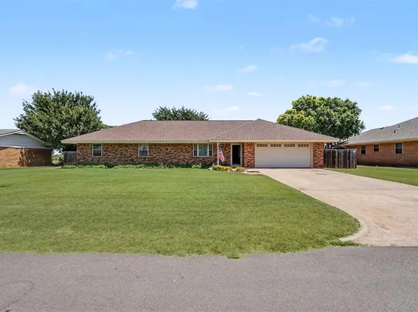 4 Darla Dr, Sayre, OK 73662