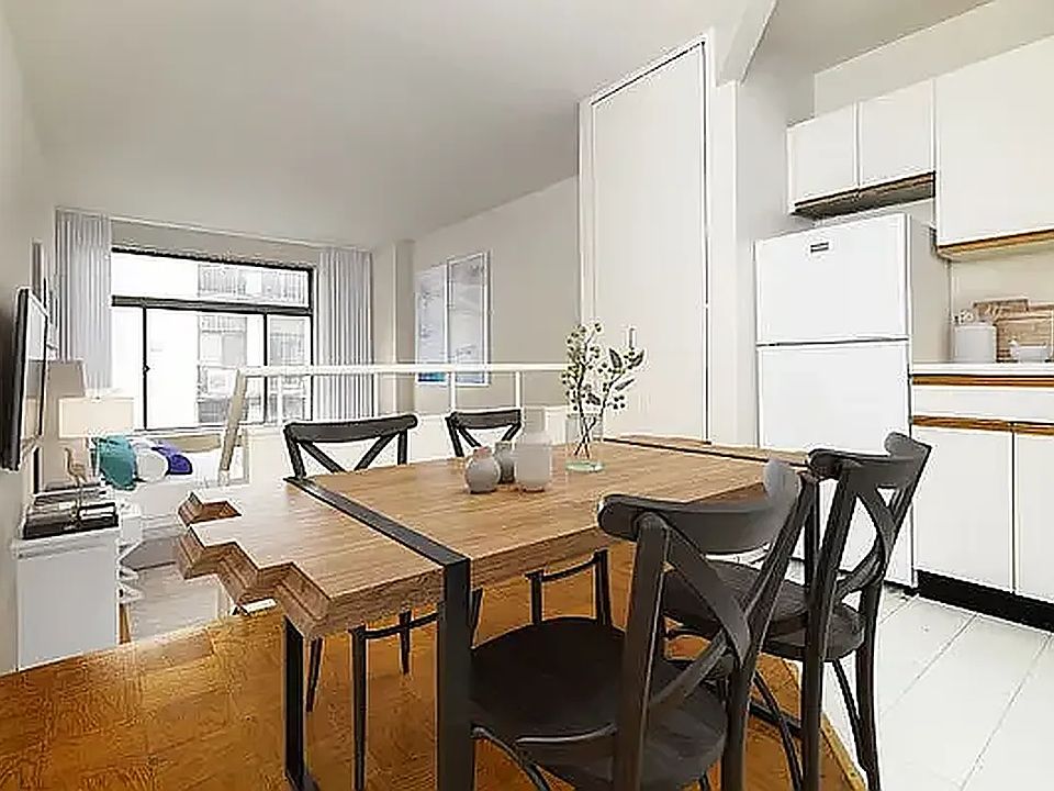 1st image of 220 E 24th St APT 5D