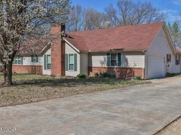 135 Bunny Ln, Martin, TN 38237