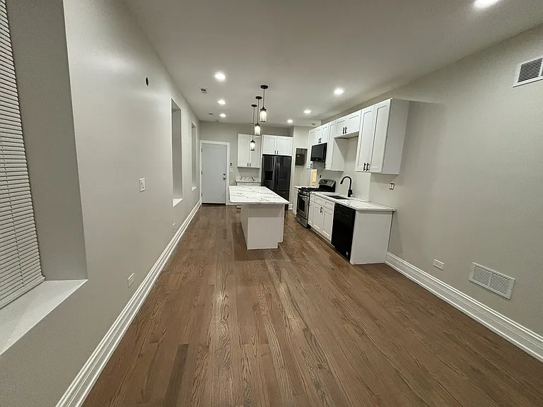3659 W Diversey Ave #1R — Photo 6