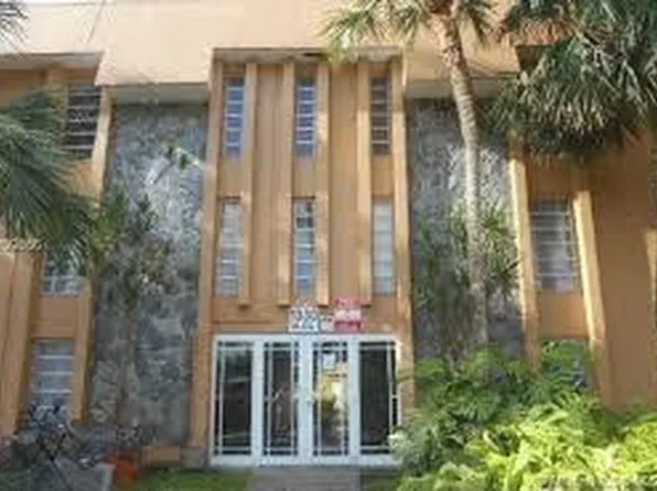 1330 W 54th St, Hialeah, FL