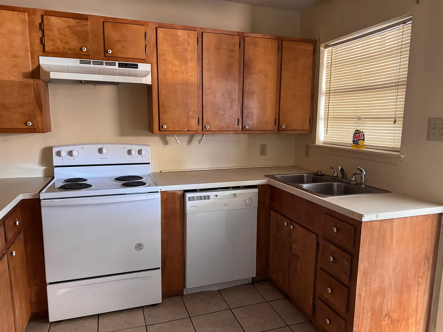 2 bed, $1,000 — Photo 2