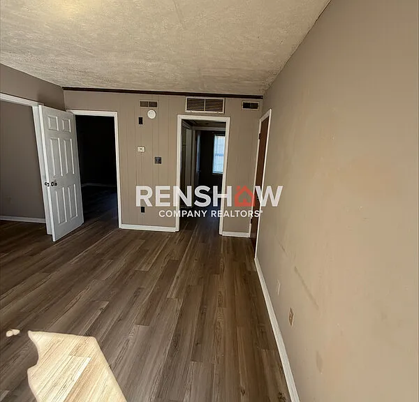 276 Greenfield Dr #F — Photo 3