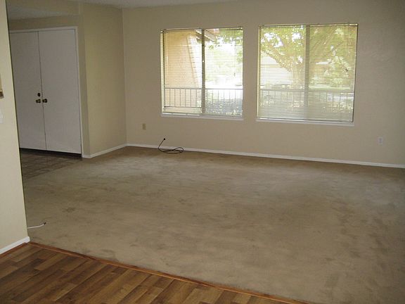 4th image of 843 Pepperdine Ln