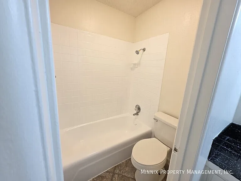 Whispering Oaks 1904 N. Midland — Photo 12