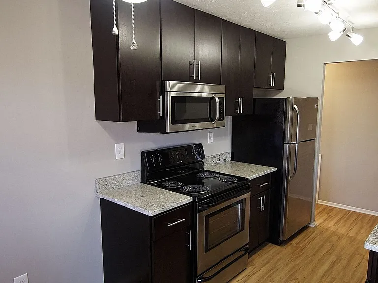 Westwood Apartments - SP Lafayette LLC — Photo 32