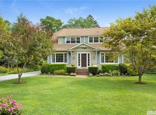 430 N Windsor Ave, Brightwaters, NY 11718