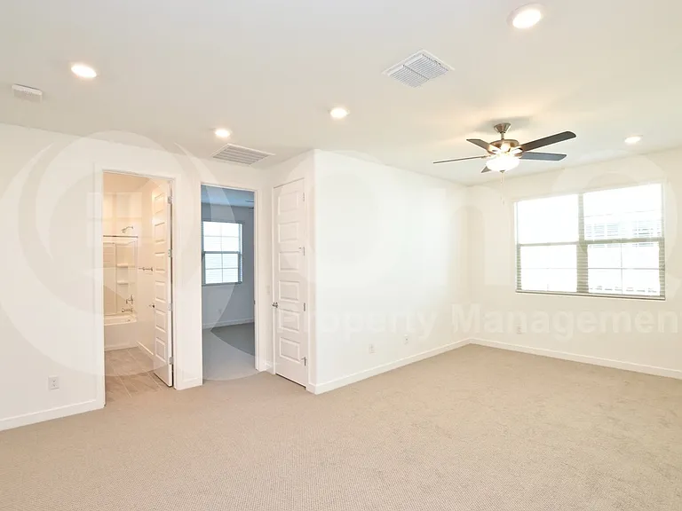 1078 E Sabino Dr — Photo 9