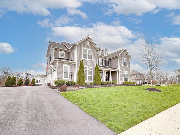 2nd image of 4844 Tralee Ln