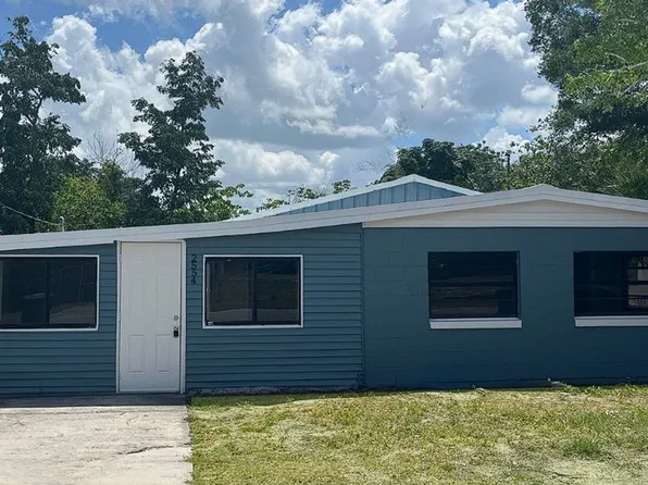 2554 Palm Dr NE, Winter Haven, FL 33881