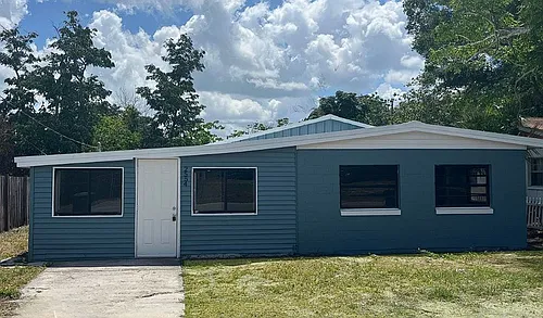 2554 Palm Dr NE Photo 1