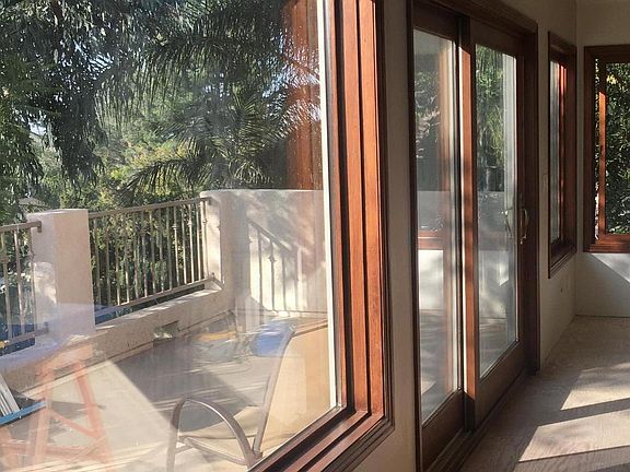 Sliding Door to Deck.