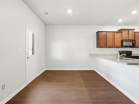 5th image of 297 Seasons Vly