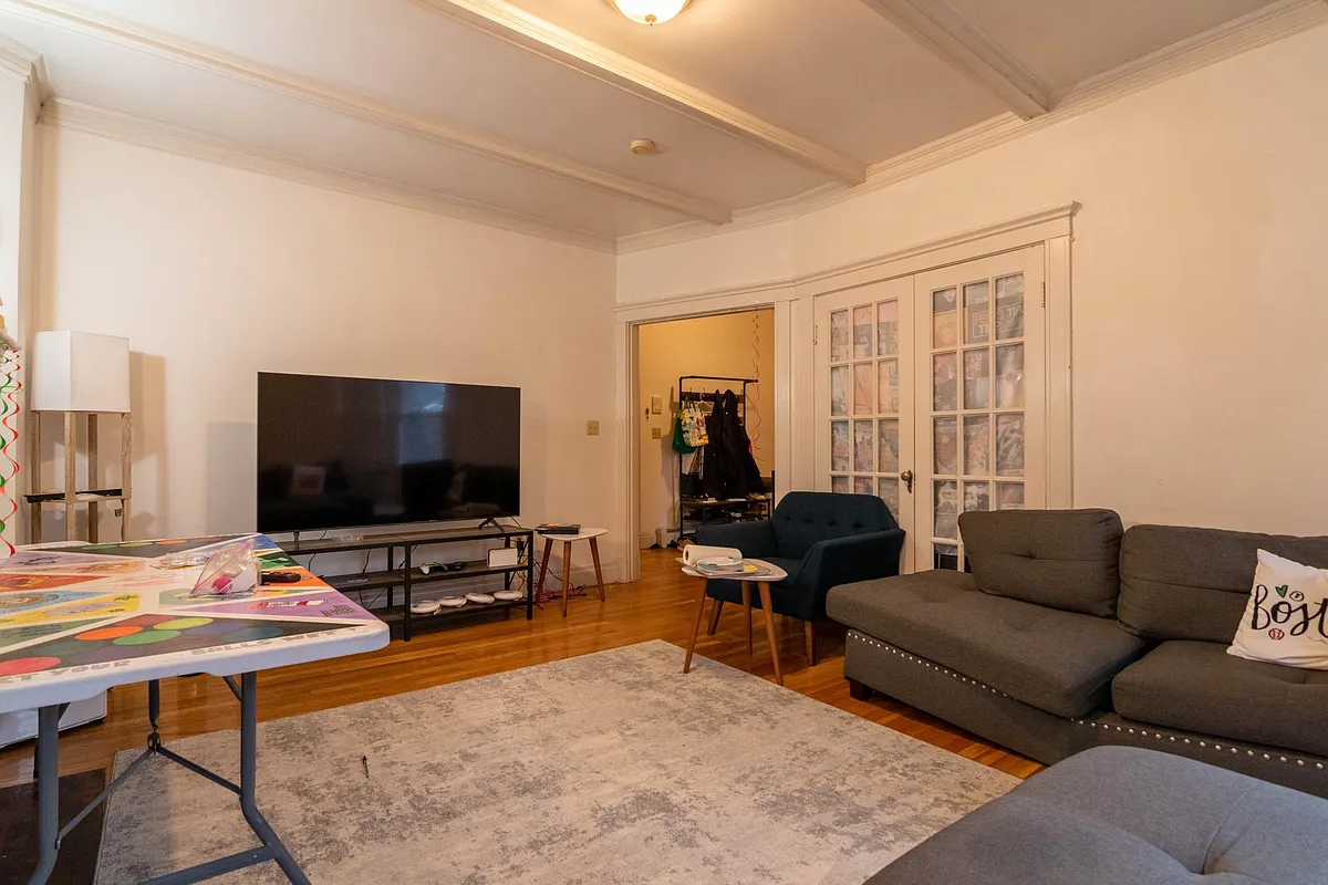 Building Photo - 157 Thorndike St #3