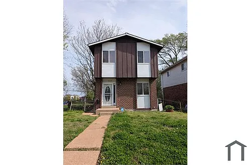 2239 University St Photo 1