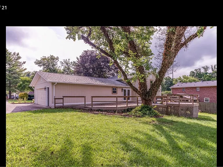 1805 Blue Spring Ln — Photo 3