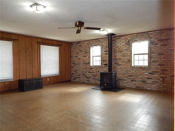 5th image of 76 Old Tram Ln