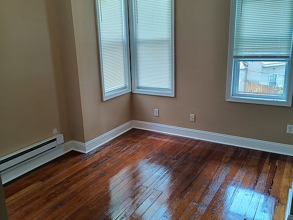 2nd image of 1616 W Glenwood Ave Unit 2