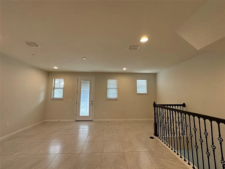 527 Piazza Point — Photo 7