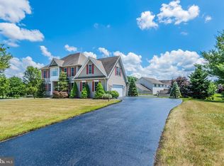 201 Shirley Ln, Boiling Springs, PA 17007