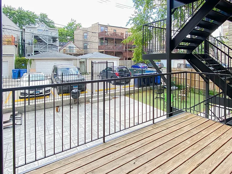 3818 N Sheffield Ave — Photo 15
