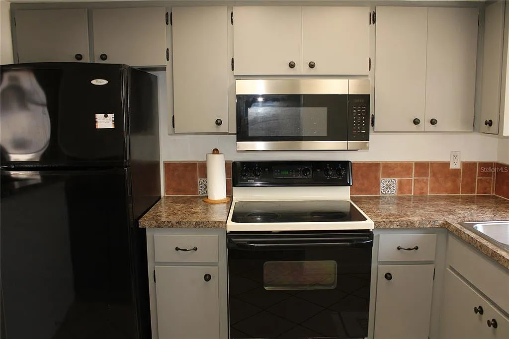 2 bed, 2.0 bath, 896 sqft, $1,450 — Photo 4