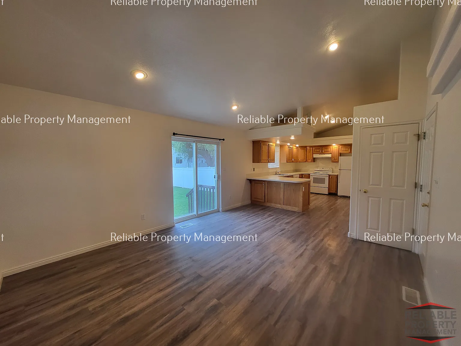 2 bed, 1140 sqft, $1,495 — Photo 3