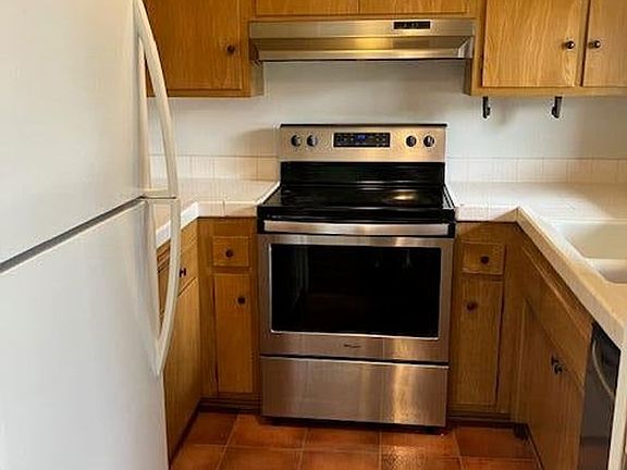 5th image of 1600 Garden St APT 19